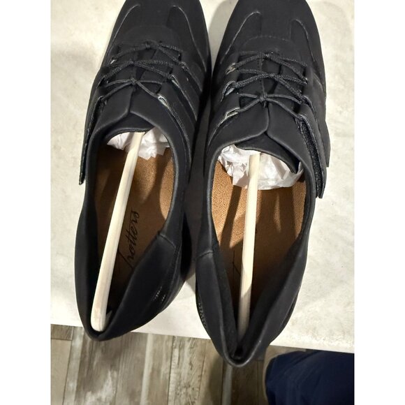 Trotters Womens Joy Black Nubuc/Lizard Sneakers 7.5 W - Stylish Comfort Shoes - Picture 4 of 6